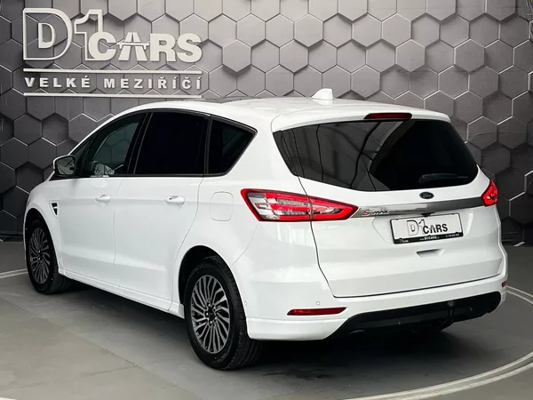 Ford S-MAX 2.EB Titanium LED manuál - foto 2