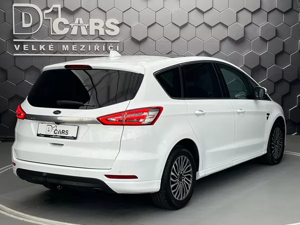 Ford S-MAX 2.EB Titanium LED manuál - foto 4