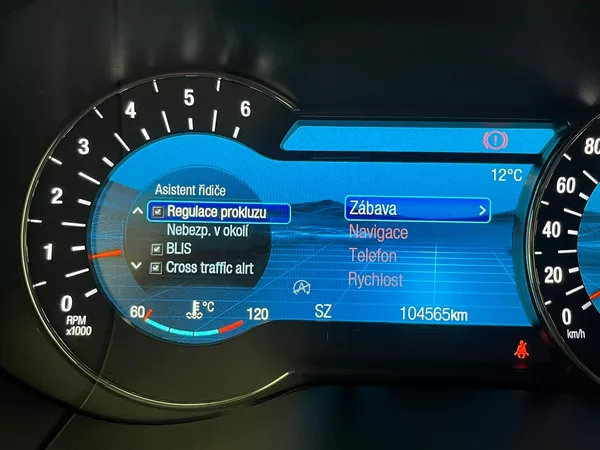 Ford S-MAX 2.EB Titanium LED manuál - foto 53