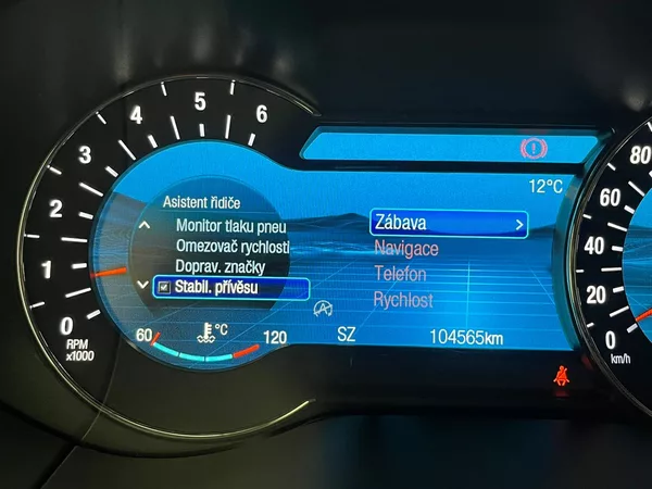 Ford S-MAX 2.EB Titanium LED manuál - foto 56