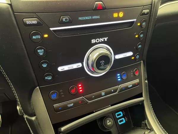 Ford Galaxy 2.5 HEV VIGNALE LED 7míst - foto 21