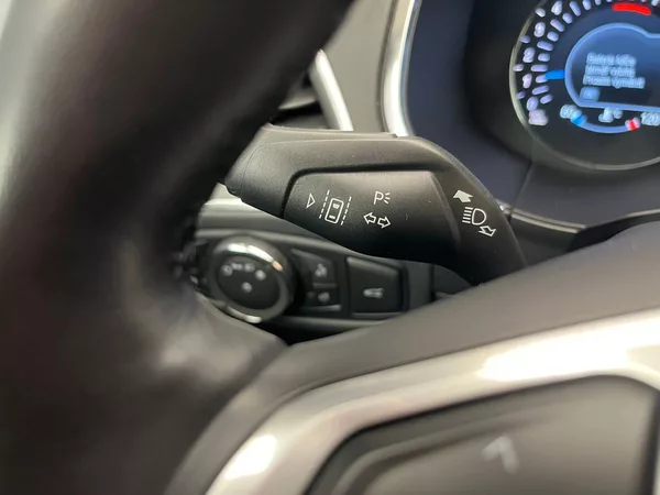 Ford S-MAX 2,5 HEV Titanium 7míst - foto 12