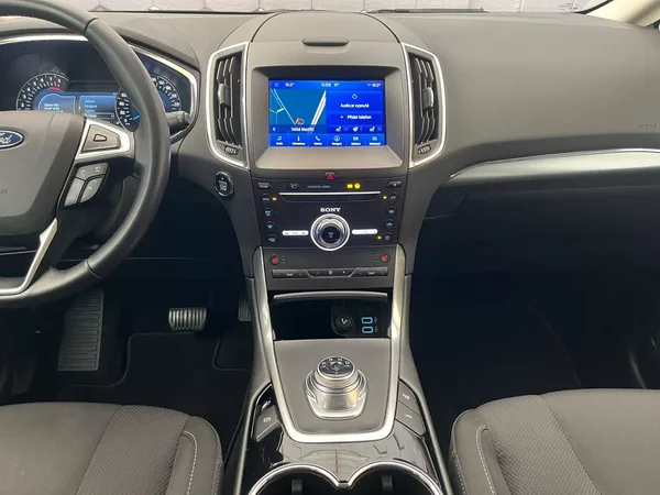 Ford S-MAX 2,5 HEV Titanium 7míst - foto 15