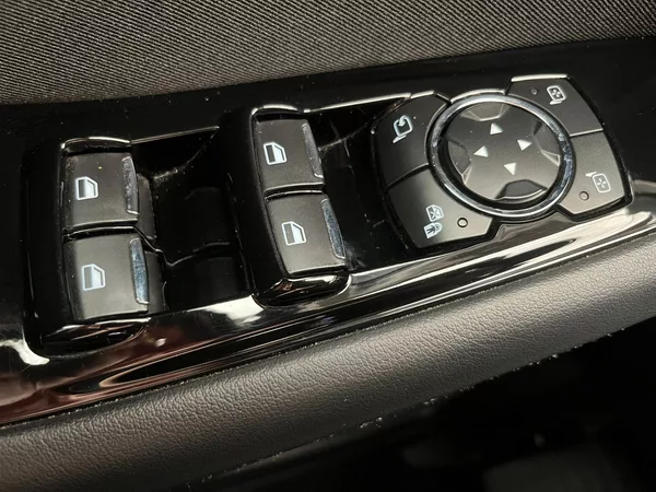 Ford S-MAX 2,5 HEV Titanium 7míst - foto 19