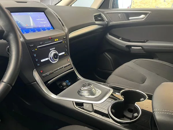 Ford S-MAX 2,5 HEV Titanium 7míst - foto 21