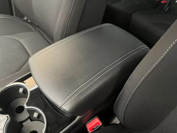 Ford S-MAX 2,5 HEV Titanium 7míst - foto 27