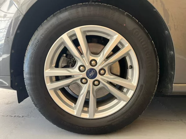 Ford S-MAX 2,5 HEV Titanium 7míst - foto 34