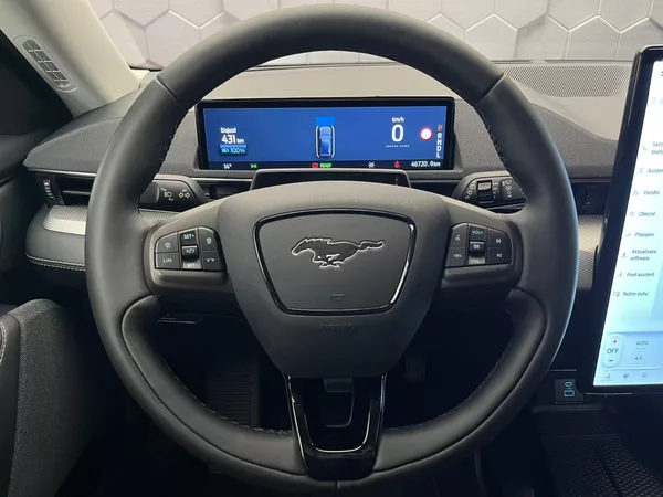 Ford Mustang Mach-E Standard Range, SoH 94,5 % - foto 10