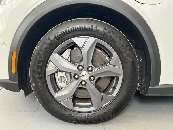 Ford Mustang Mach-E Standard Range, SoH 94,5 % - foto 44