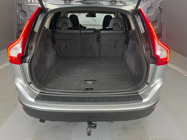 Volvo XC60 D3 MOMENTUM manuál - foto 25