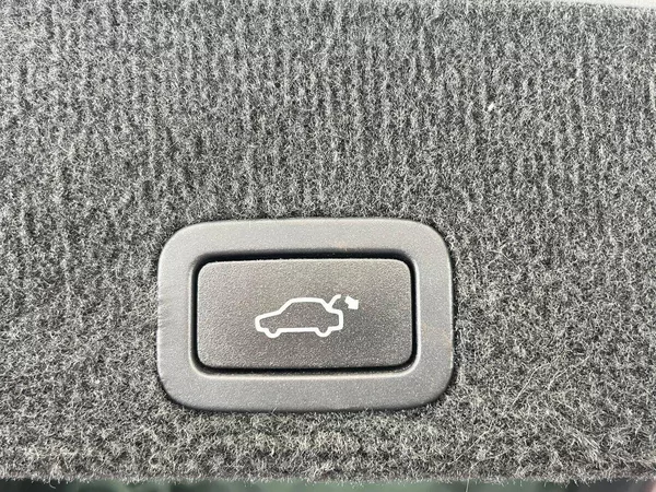 Volvo XC60 D3 MOMENTUM manuál - foto 26