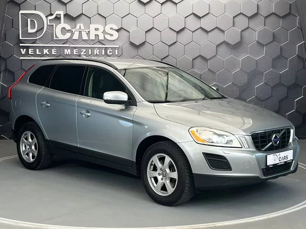 Volvo XC60 D3 MOMENTUM manuál - foto 6