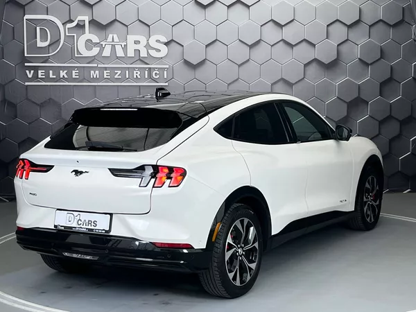 Ford Mustang Mach-E Standard Range AWD, SoH 93,1 % - foto 6