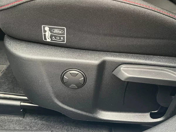 Ford Focus 2.0 EB ST-Line manuál - foto 32