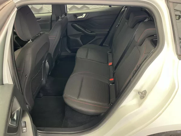 Ford Focus 2.0 EB ST-Line manuál - foto 33