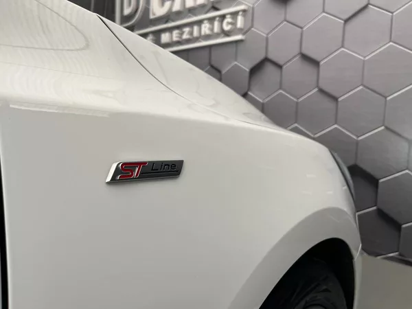 Ford Focus 2.0 EB ST-Line manuál - foto 45