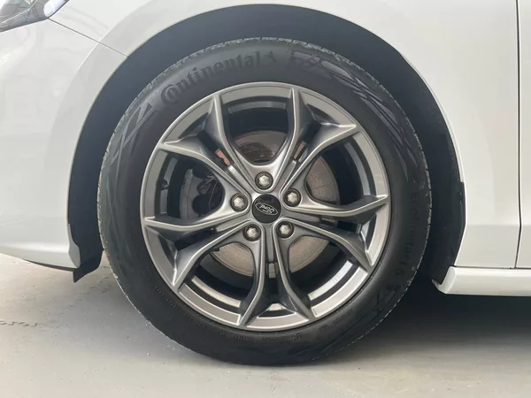 Ford Focus 2.0 EB ST-Line manuál - foto 46