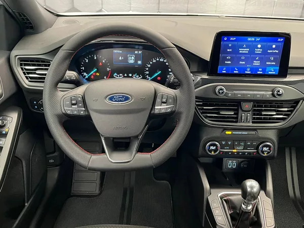 Ford Focus 2.0 EB ST-Line manuál - foto 8