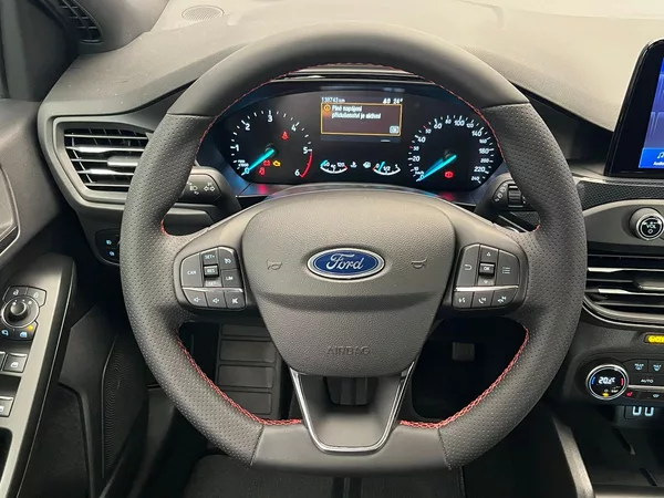 Ford Focus 2.0 EB ST-Line manuál - foto 9