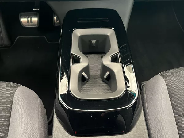 Volkswagen ID.5 Pro 77kWh 128 kW SoH 96.3% - foto 30