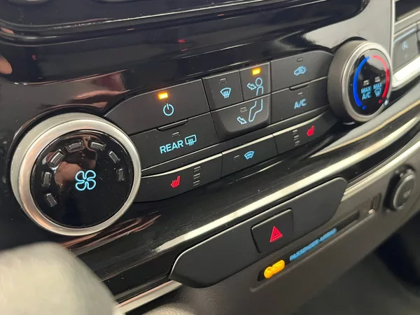 Ford Tourneo Custom 320 L2H1 Titanium aut. - foto 22