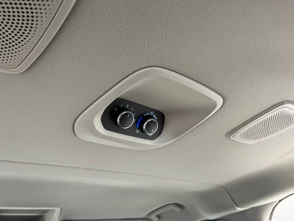 Ford Tourneo Custom 320 L2H1 Titanium aut. - foto 30