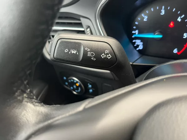Ford Focus 2.0 EB Titanium 110KW - foto 12