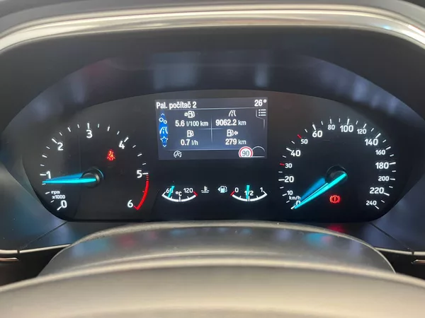 Ford Focus 2.0 EB Titanium 110KW - foto 13