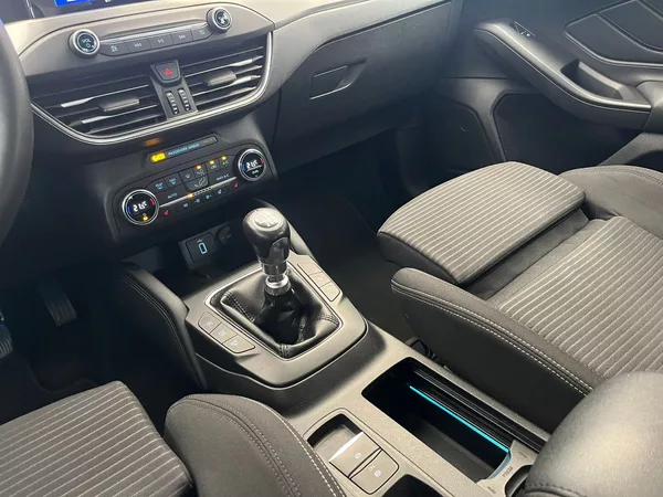 Ford Focus 2.0 EB Titanium 110KW - foto 27