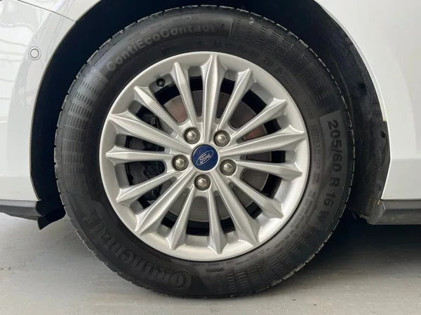 Ford Focus 2.0 EB Titanium 110KW - foto 37