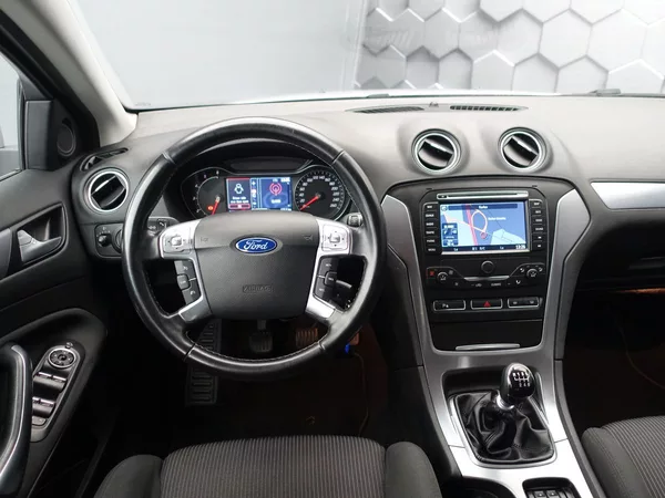 Ford Mondeo 2.0 TDCi Titanium - foto 7