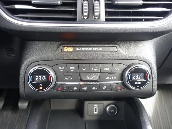Ford Focus 1.0 EcoBoost ZIMNÍ PAKET - foto 18