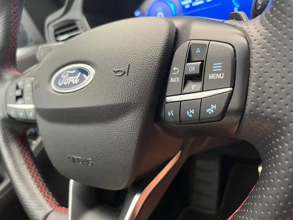 Ford Kuga 2,0 EB 140 kW AWD ST-Line - foto 10