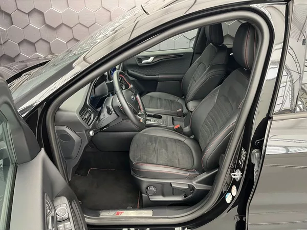 Ford Kuga 2,0 EB 140 kW AWD ST-Line - foto 26