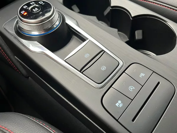 Ford Kuga 2,0 EB 140 kW AWD ST-Line - foto 32