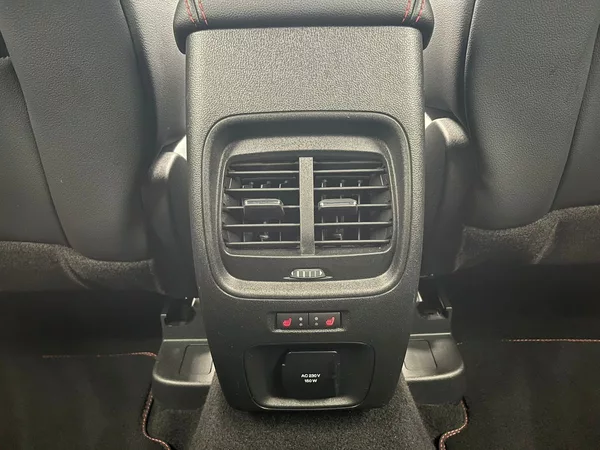 Ford Kuga 2,0 EB 140 kW AWD ST-Line - foto 36