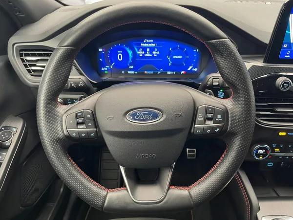 Ford Kuga 2,0 EB 140 kW AWD ST-Line - foto 8