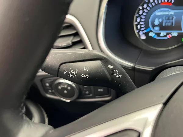 Ford S-MAX 2,5 FHEV Vignale 140KW 7 míst - foto 12