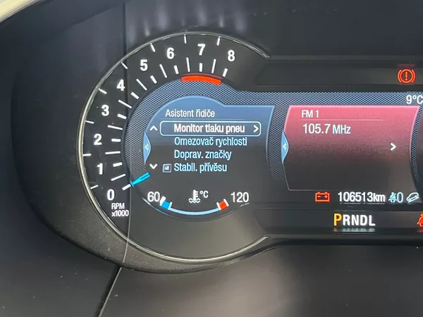 Ford S-MAX 2,5 FHEV Vignale 140KW 7 míst - foto 16