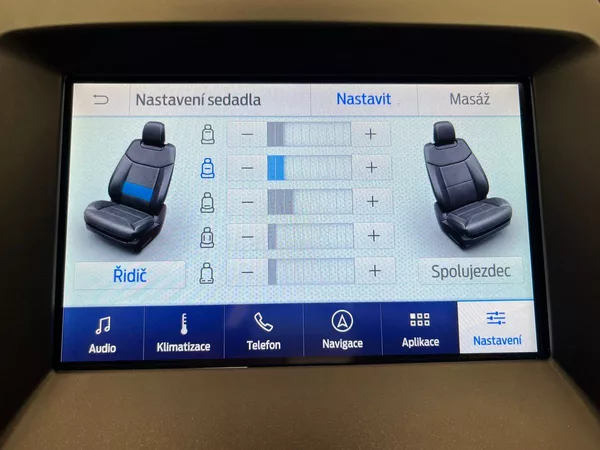 Ford S-MAX 2,5 FHEV Vignale 140KW 7 míst - foto 20
