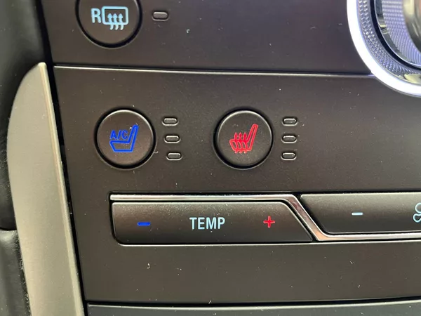 Ford S-MAX 2,5 FHEV Vignale 140KW 7 míst - foto 30