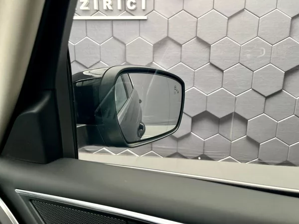 Ford S-MAX 2,5 FHEV Vignale 140KW 7 míst - foto 35
