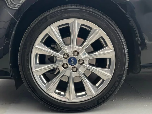 Ford S-MAX 2,5 FHEV Vignale 140KW 7 míst - foto 37