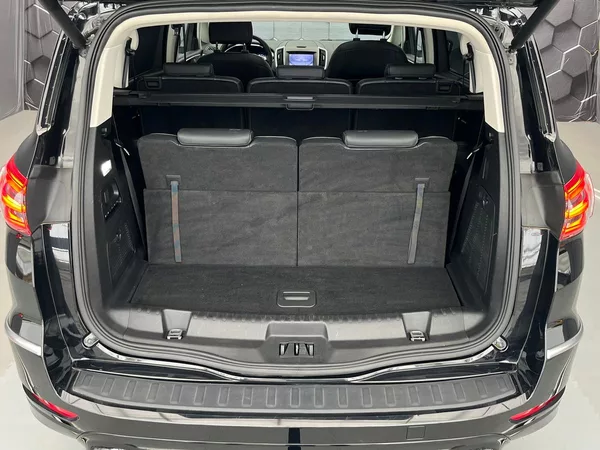 Ford S-MAX 2,5 FHEV Vignale 140KW 7 míst - foto 42