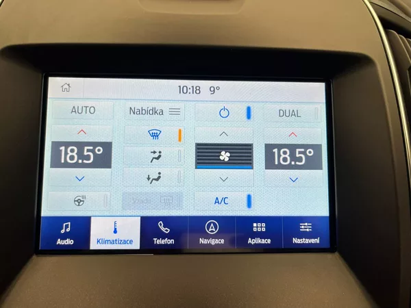 Ford S-MAX 2,5 FHEV Vignale 140KW 7 míst - foto 53