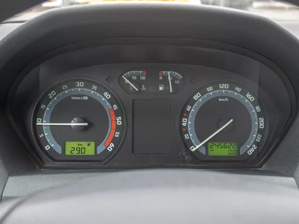 Škoda Fabia 1.4TDI 55KW – 2x KOLA - foto 16
