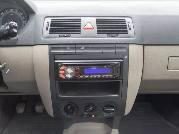 Škoda Fabia 1.4TDI 55KW – 2x KOLA - foto 17