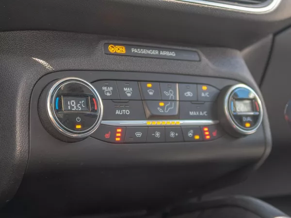 Ford Focus ČR 2.0TDCI 110KW – VÝBAVA! - foto 28