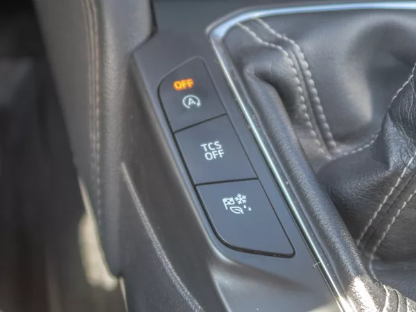 Ford Focus ČR 2.0TDCI 110KW – VÝBAVA! - foto 30
