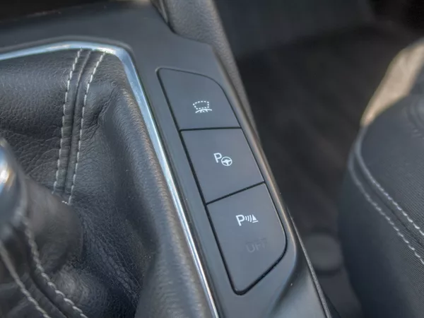 Ford Focus ČR 2.0TDCI 110KW – VÝBAVA! - foto 32